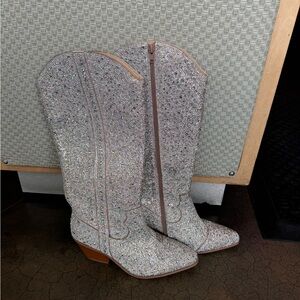 Forever 21 Rhinestone Cowboy Boots *NEW* Size 9